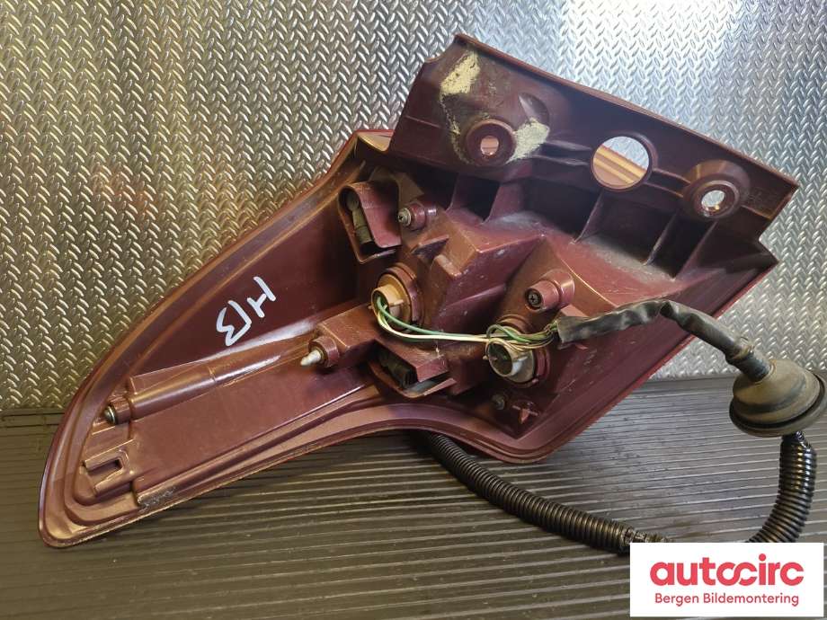 Baklykt høyre til Toyota RAV4 2013-2015 (Type IV, Fase 1)  (TOYOTA|8155142170|8155142171|)