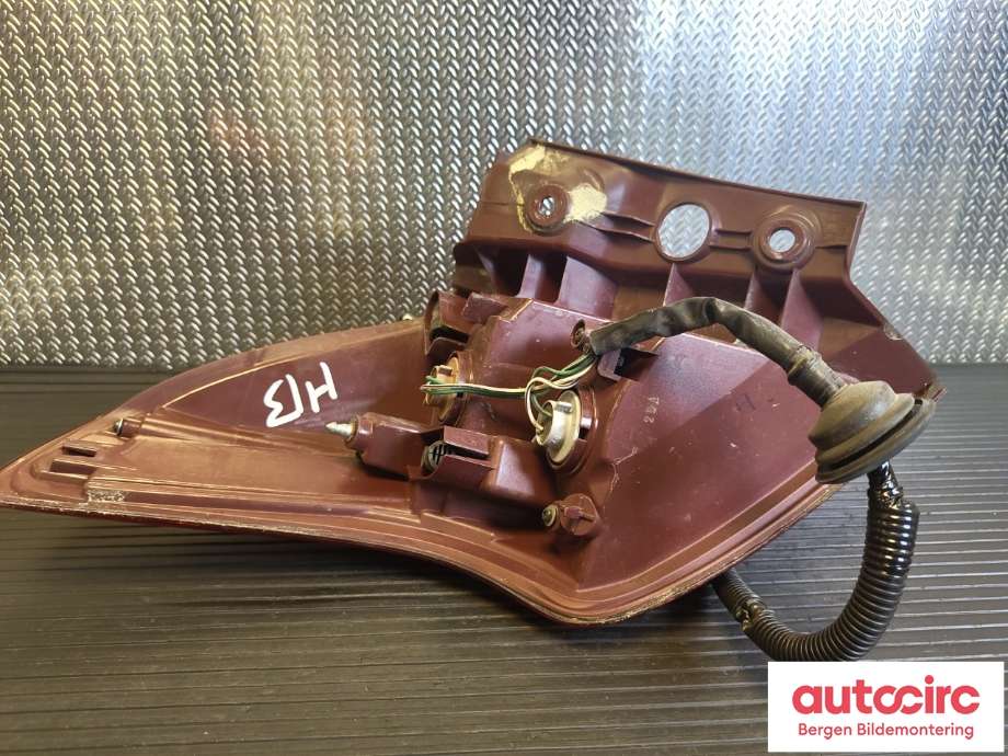 Baklykt høyre til Toyota RAV4 2013-2015 (Type IV, Fase 1)  (TOYOTA|8155142170|8155142171|)