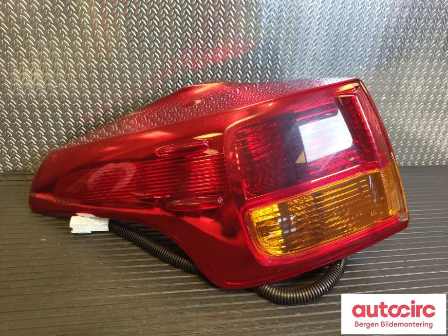 Baklykt venstre til Toyota RAV4 2013-2015 (Type IV, Fase 1) (TOYOTA|8156142170|8156142171|)