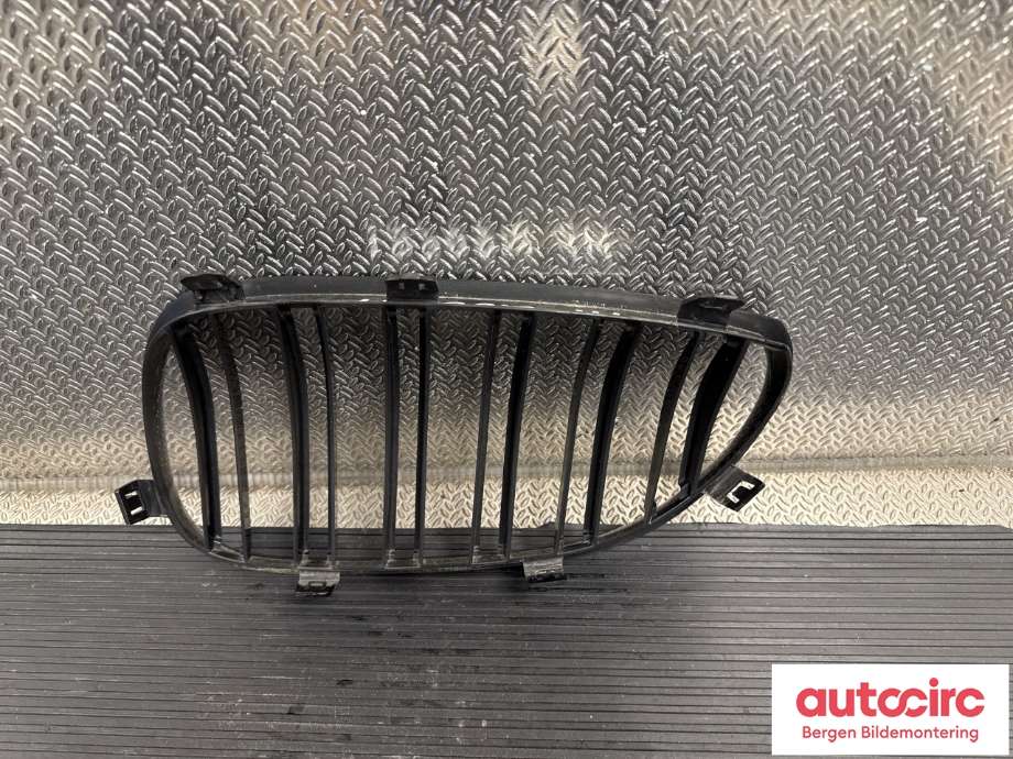 Grill høyre til BMW 5-Serie 2003-2010 (E60/E61) (E60/E61) (BMW|51 13 7 027 062|)
