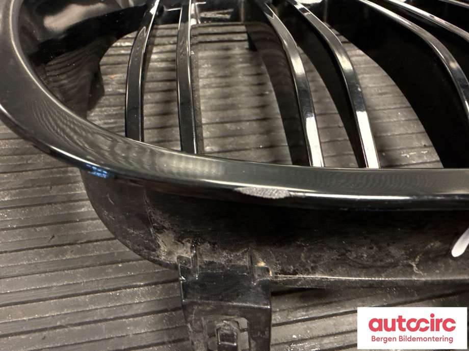 Grill høyre til BMW 5-Serie 2003-2010 (E60/E61) (E60/E61) (BMW|51 13 7 027 062|)