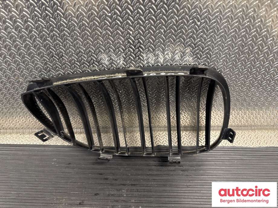 Grill venstre til BMW 5-Serie 2003-2010 (E60/E61) (E60/E61) (BMW|51 13 7 027 061|)