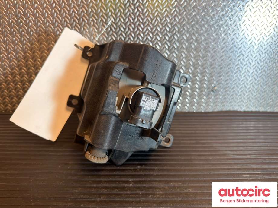 Tåkelykt høyre foran til Toyota RAV4 2013-2015 (Type IV, Fase 1)  (TOYOTA|8121060180|8121060200|)