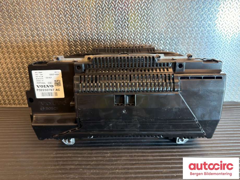 Instrumentpanel til Volvo V90 / V90 CC / S90 2016-->>  (VOLVO|36051310|)