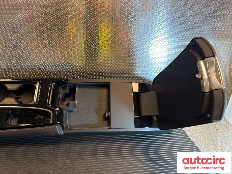 Innredning, Konsoll til Volvo V90 / V90 CC / S90 2016-->>  (VOLVO|32260435|)