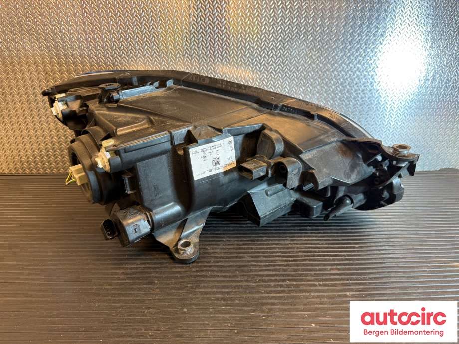 Frontlykt venstre halogen til VW E-Up 2019-->>  (VOLKSWAGEN|1S1 941 015 AB|)