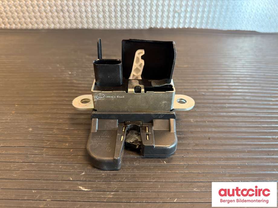 Baklukelås til VW E-Up, 2019-->> (VOLKSWAGEN|1S0 827 505 E)