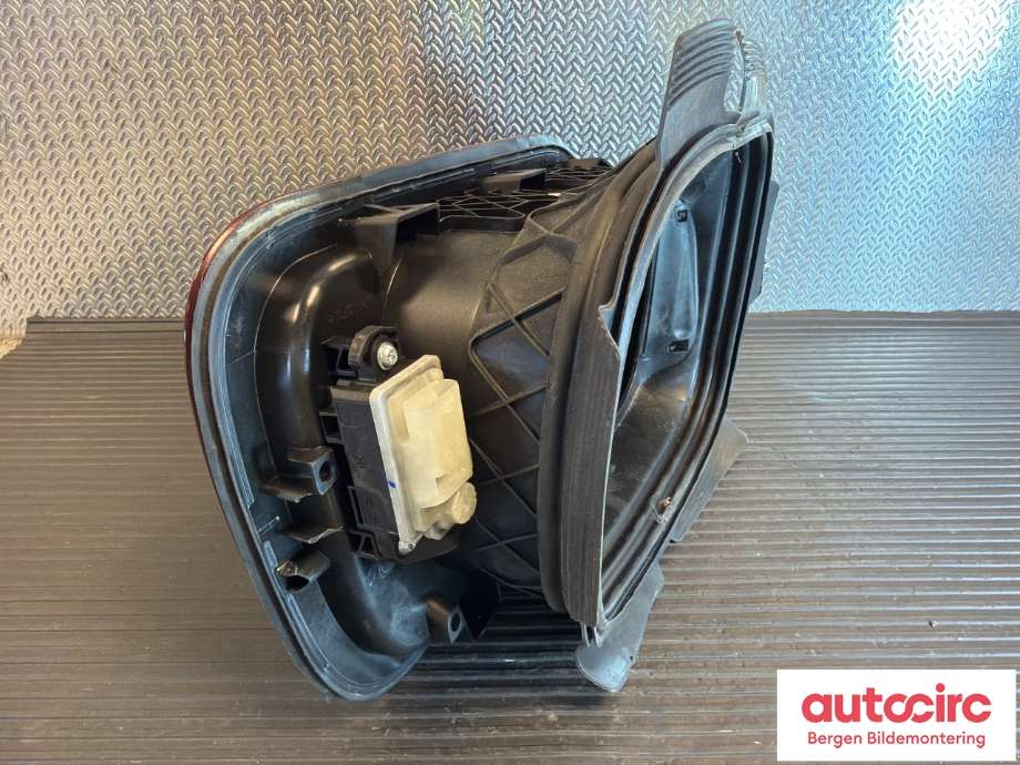 Batterilader inntak/luke til BMW iX3 2021-->> (BMW|51 17 7 953 719|51 17 7 953 712|)