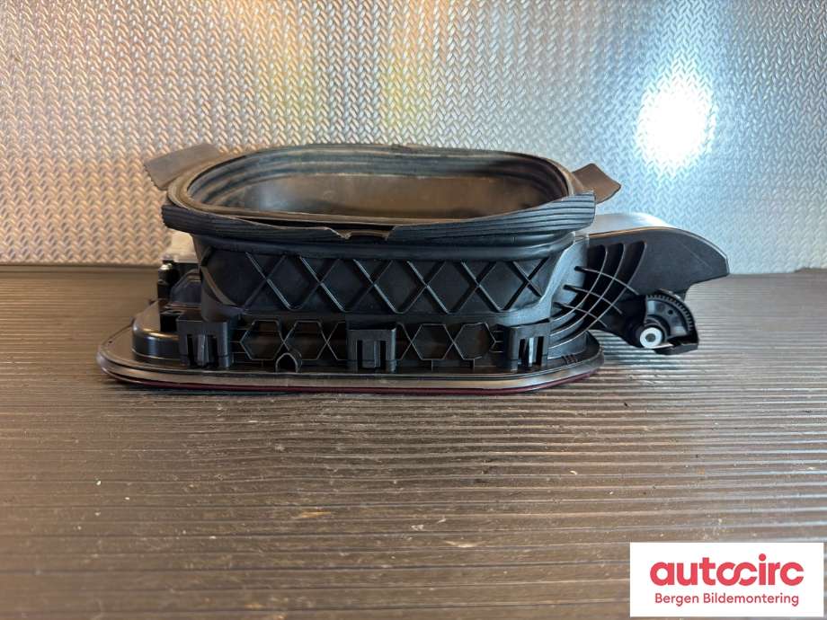 Batterilader inntak/luke til BMW iX3 2021-->> (BMW|51 17 7 953 719|51 17 7 953 712|)