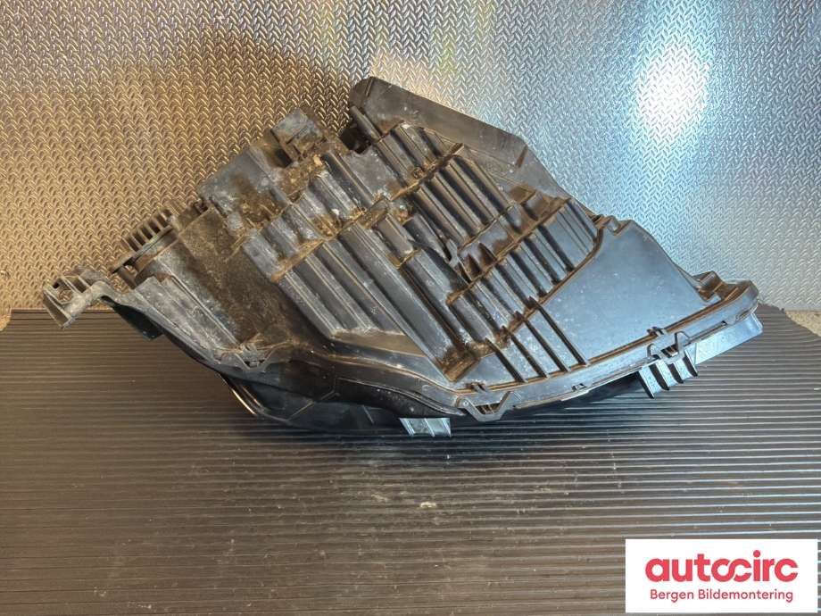 Frontlykt venstre halogen til Peugeot 508 2018-->> (Type II) (PEUGEOT|1638036680|)