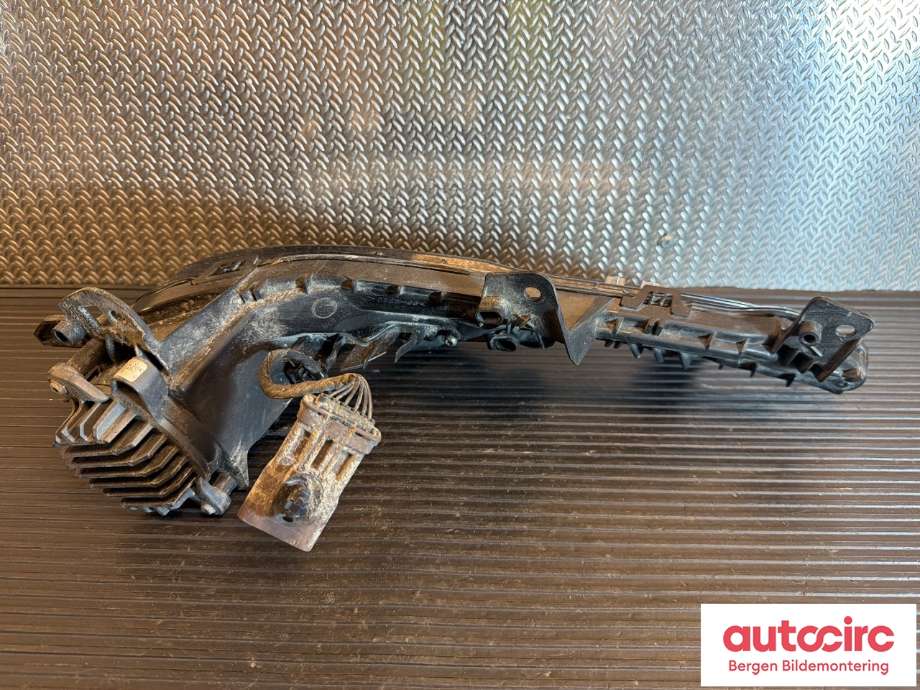 Tåkelykt høyre foran til Peugeot 508 2018-->> (Type II)  (PEUGEOT|16 380 377 80|)