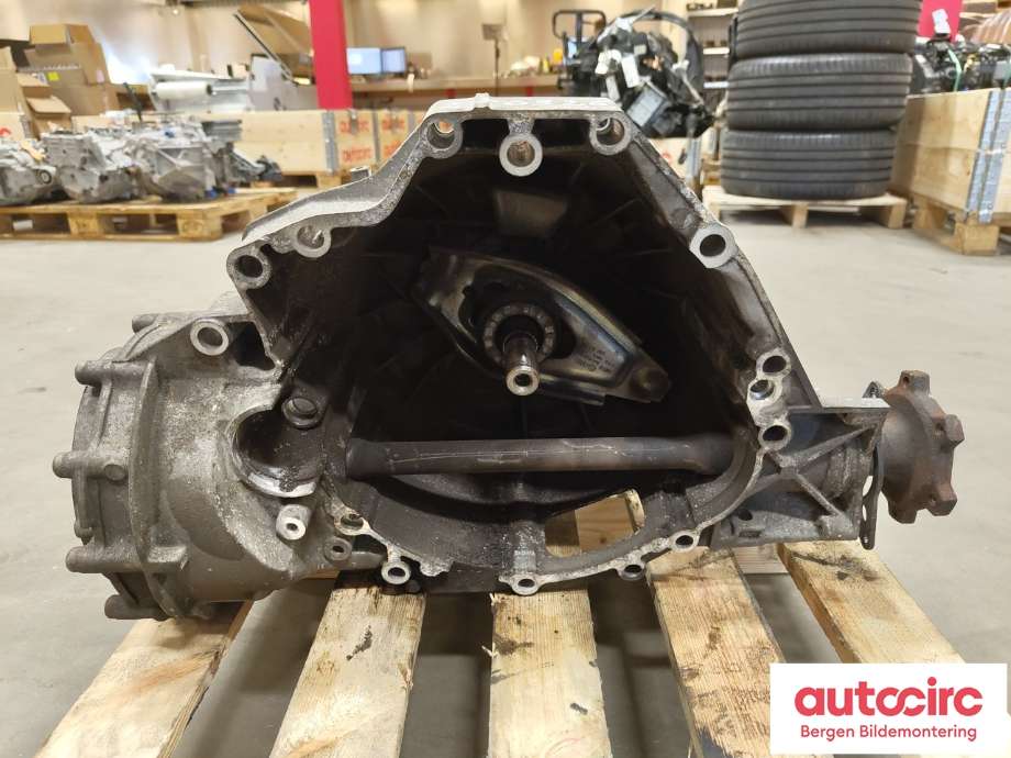 Girkasse manuell 6-trinn til Audi A4 2007-2014 (Type IV) (B8) (B8) (AUDI|0B1 300 027 L||MHK)