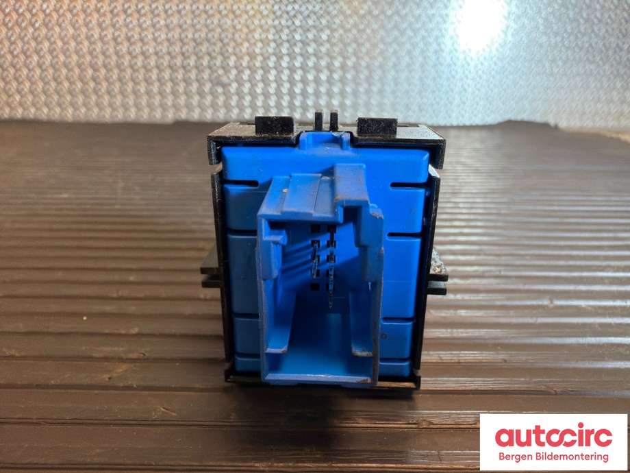 Bryter elektrisk håndbrekk/parkbrems til Peugeot 508 2018-->> (Type II)  (PEUGEOT|98 105 935 VV||98 105 935 77)