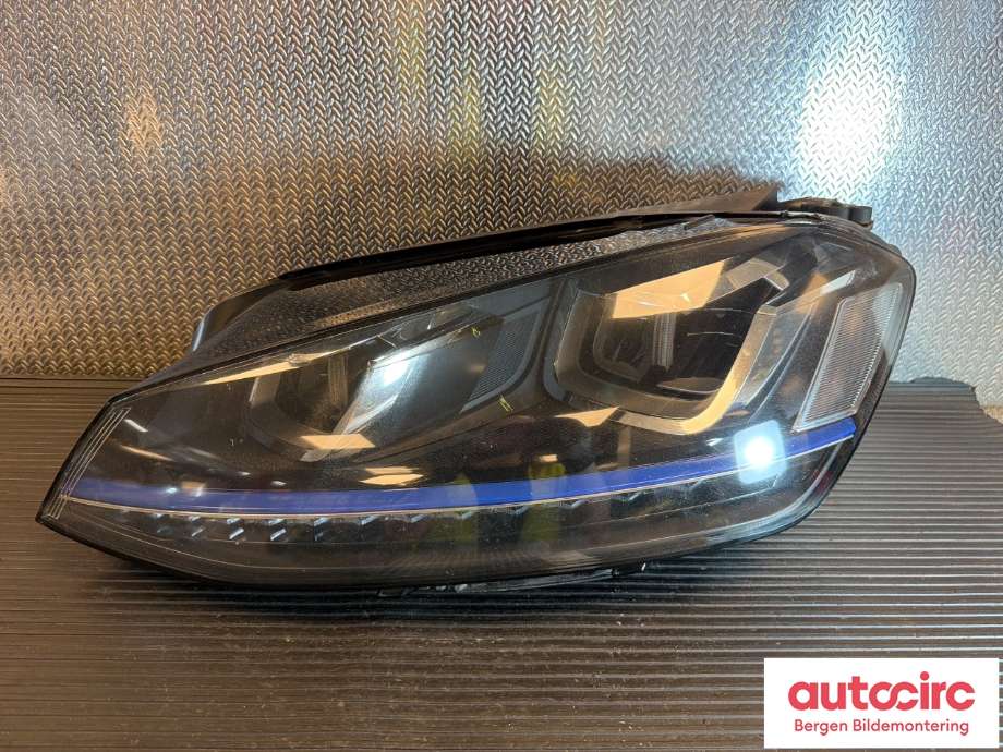 Frontlykt venstre halogen til VW e-Golf, 2014-2017 (Fase 1) (VOLKSWAGEN|5GE 941 773)