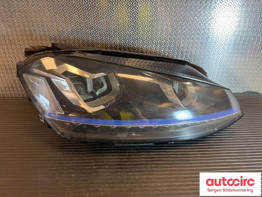 Frontlykt høyre halogen til VW e-Golf, 2014-2017 (Fase 1) (VOLKSWAGEN|5GE 941 774)