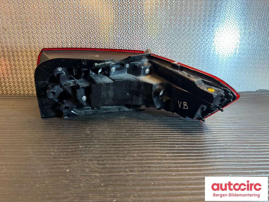 Baklykt venstre til VW ID.3 2020-->> (VOLKSWAGEN|10A 945 095 B|)