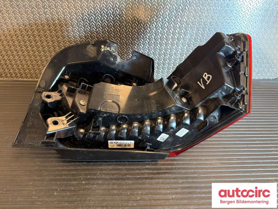 Baklykt venstre til VW ID.3 2020-->> (VOLKSWAGEN|10A 945 095 B|)