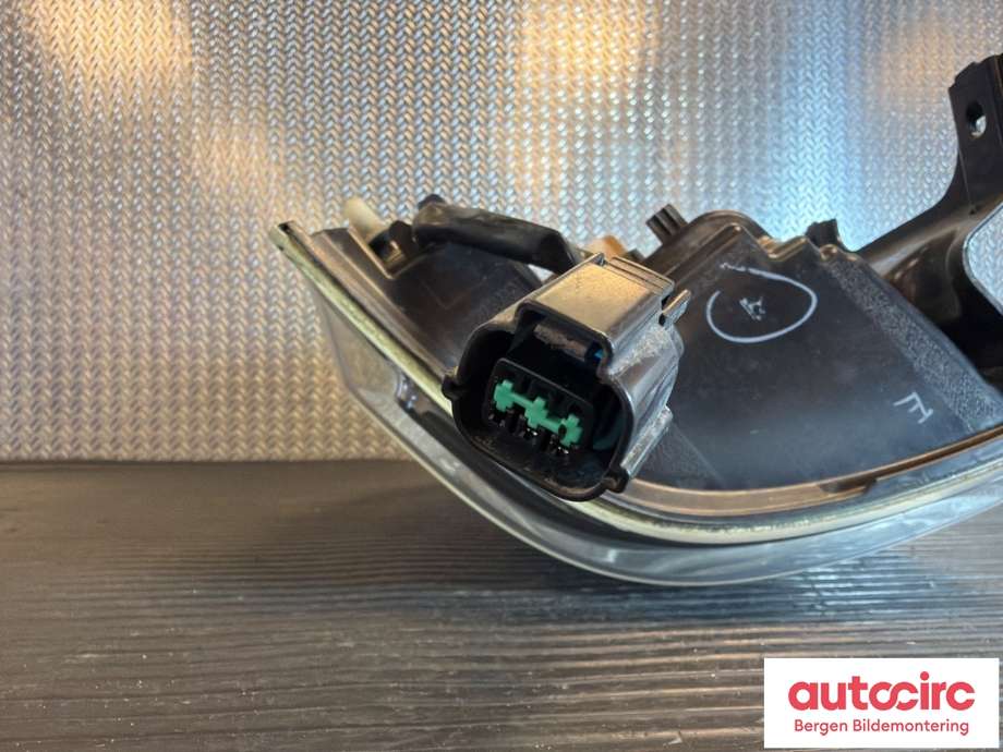 Baklykt høyre til Mitsubishi Pajero 2007-2016 (Type IV, Fase 1) (MITSUBISHI|8330A566|)