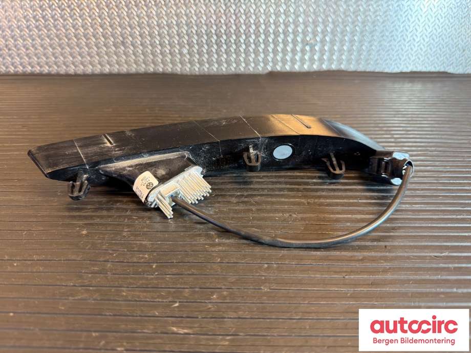 Baklykt fra støtfanger til VW ID.3 2020-->> (VOLKSWAGEN|10B 945 701|)