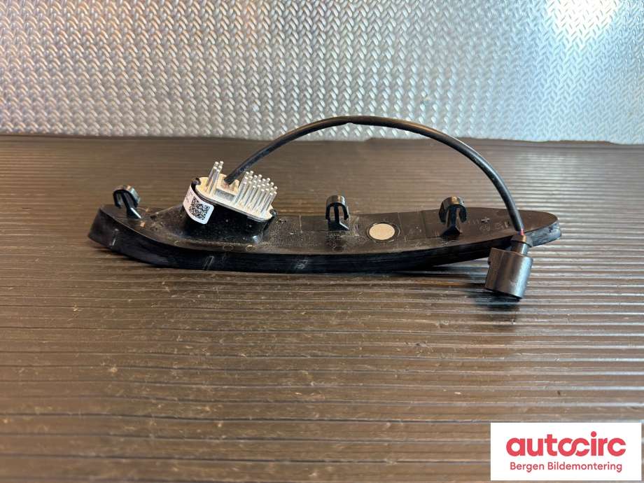 Baklykt fra støtfanger til VW ID.3 2020-->> (VOLKSWAGEN|10B 945 701|)