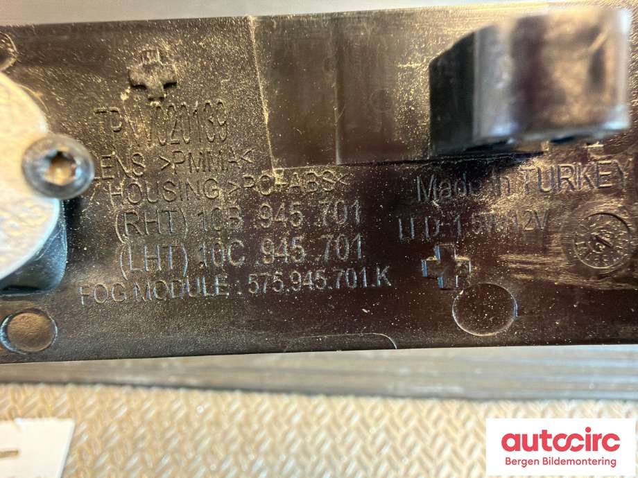 Baklykt fra støtfanger til VW ID.3 2020-->> (VOLKSWAGEN|10B 945 701|)