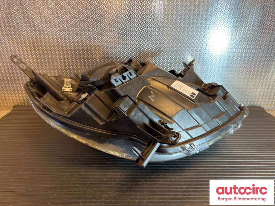 Frontlykt venstre halogen til Renault Kangoo 2008-2021 (Type II) (RENAULT|260602665R|)