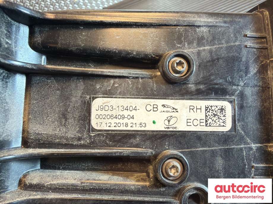 Baklykt høyre til Jaguar I-PACE 2018-->> (JAGUAR|T4K1822|J9D313404CC|T4K16640)