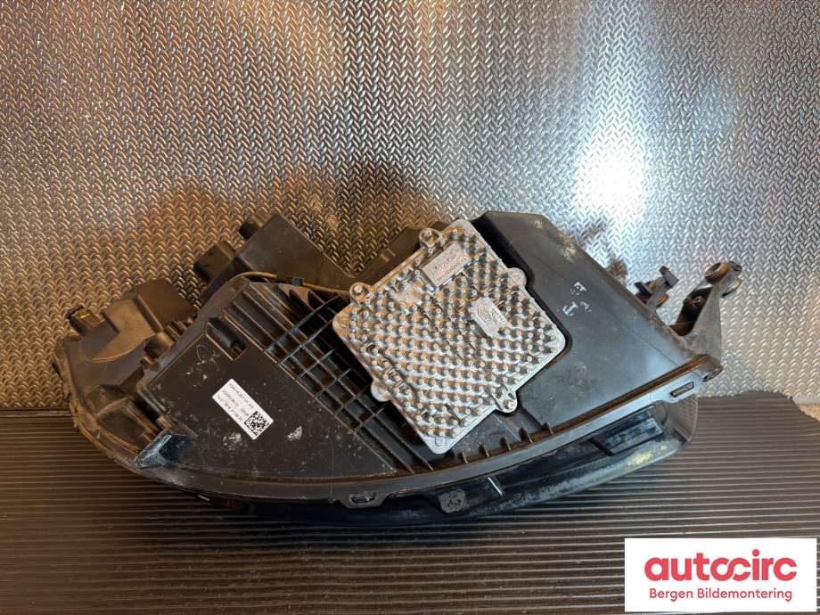 Frontlykt venstre halogen til Jaguar I-PACE 2018-->> (JAGUAR|T4K10166|T4K19704|J9D313W030EB)