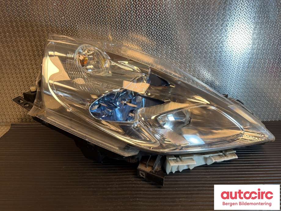 Frontlykt høyre halogen til Nissan Leaf 2011-2017 (Type I) (NISSAN|260103NL5A|)