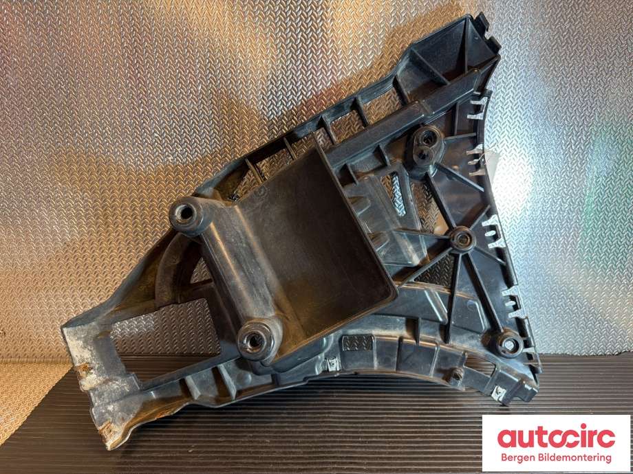 Diverse deler til BMW X4 2014-2018 (F26) (F26) (BMW|51 12 7 338 765|)