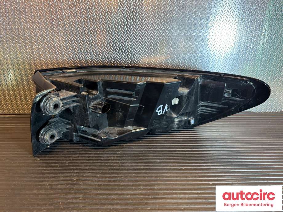 Baklykt venstre til VW ID.5 2022-->>  (VOLKSWAGEN|11A 945 207 A|)