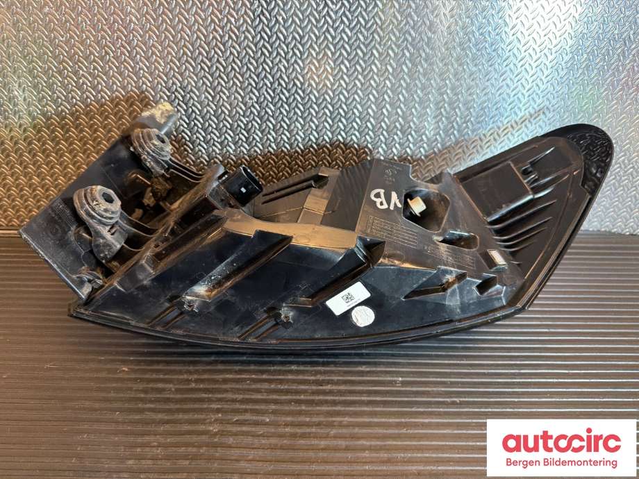 Baklykt venstre til VW ID.5 2022-->>  (VOLKSWAGEN|11A 945 207 A|)