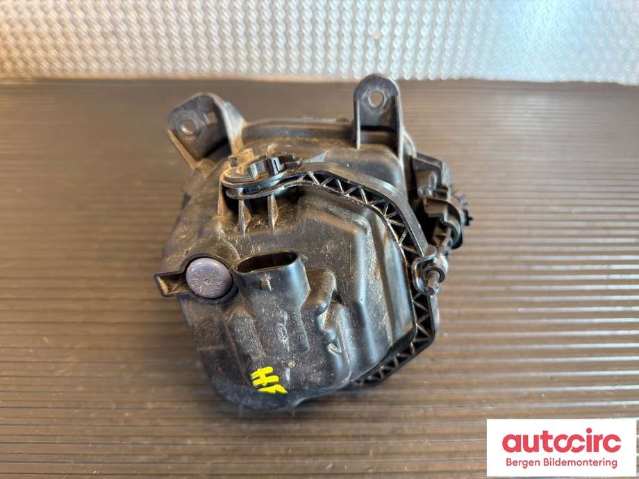 Tåkelykt høyre foran til BMW X4 2014-2018 (F26) (F26) (BMW|63 17 7 317 252|)