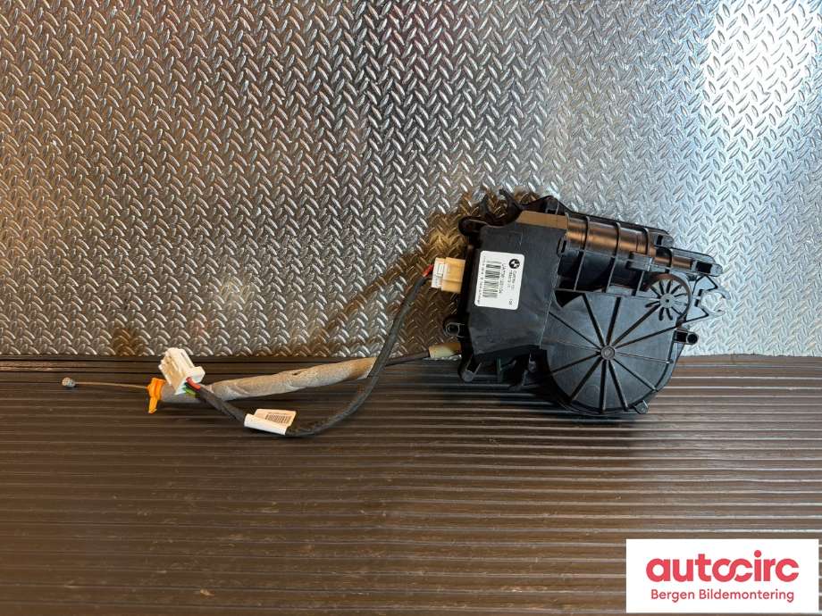 Sentrallås bakluke til BMW X4, 2014-2018 (F26) (F26) (BMW|51 24 7 361 231)