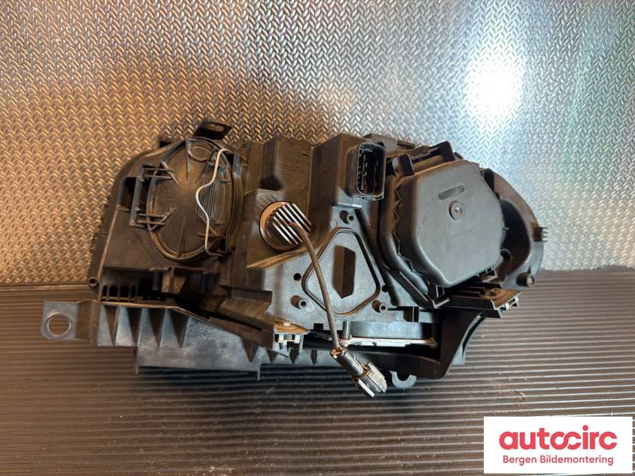 Frontlykt høyre halogen til BMW X3 2007-2010 (Fase 2) (E83) (E83) (BMW|63 12 7 162 190||716219205)