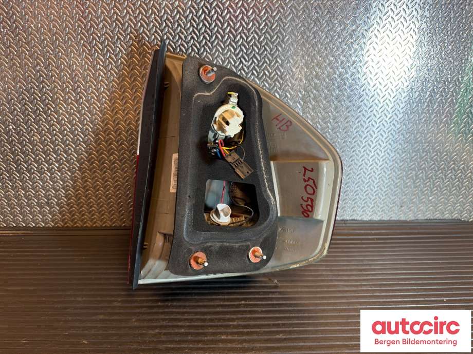 Baklykt venstre til BMW X3 2007-2010 (Fase 2) (E83) (E83) (BMW|63 21 7 162 209|)