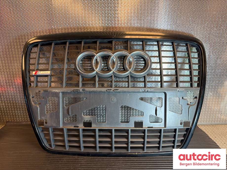 Grill til Audi A6, 2008-2011 (Type III, Fase 2) (C6) (C6) (AUDI|4F0853651L)