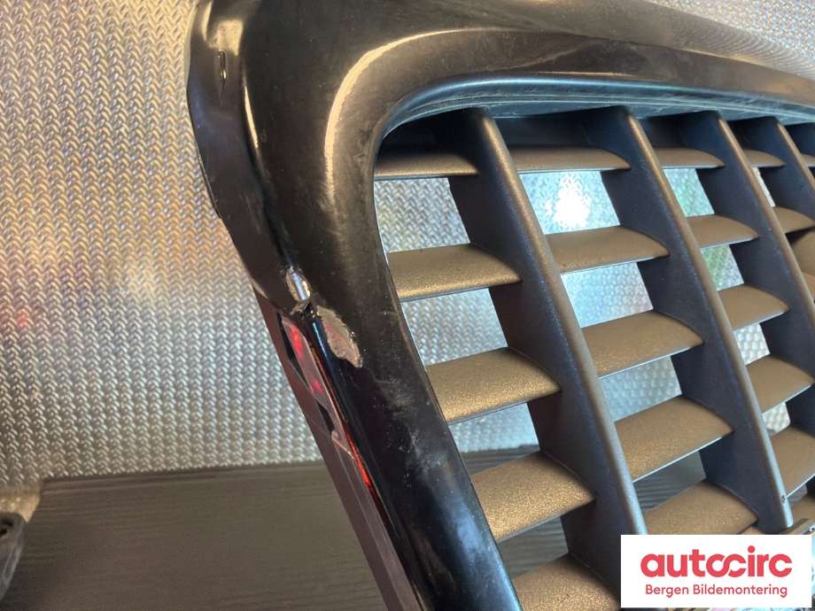 Grill til Audi A6 2008-2011 (Type III, Fase 2) (C6) (C6) (AUDI|4F0853651L|)