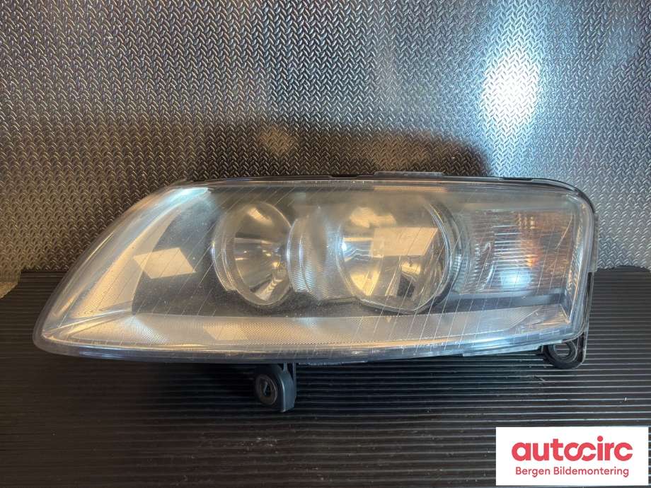 Frontlykt venstre halogen til Audi A6 2008-2011 (Type III, Fase 2) (C6) (C6) (AUDI|4F0941003EA|)