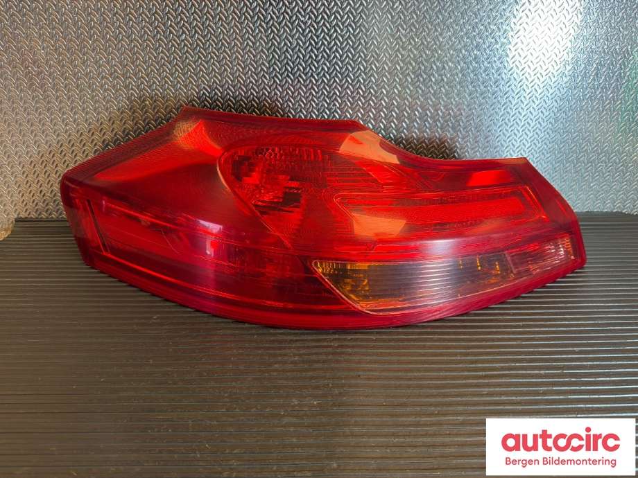 Baklykt venstre til Opel Insignia A, 2009-2014  (OPEL|22950973)