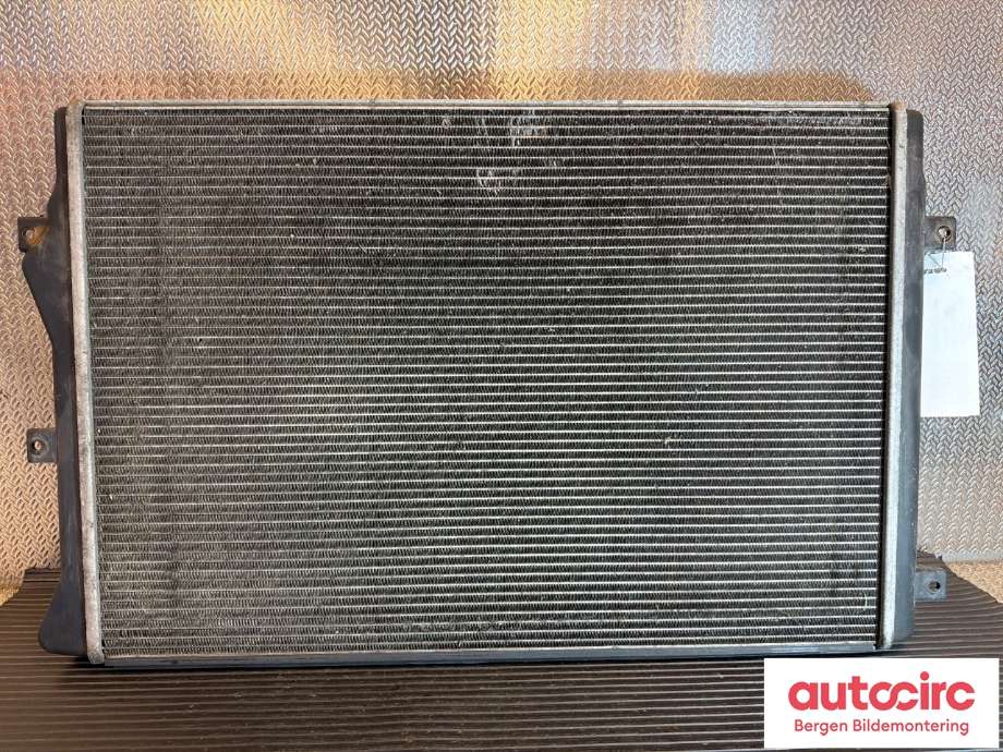 Radiator (automat gir) til Audi TT, 2006-2014 (Type II) (AUDI|1K0 121 251 L)