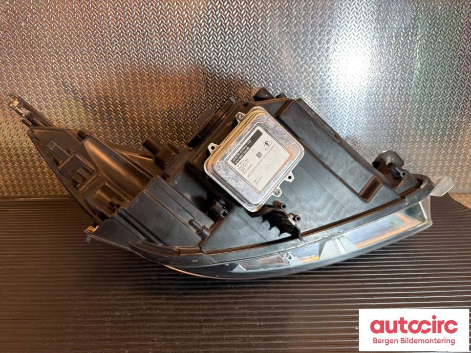 Frontlykt venstre halogen til Opel Insignia A 2009-2014 (OPEL|13278001|)