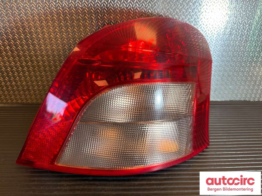 Baklykt høyre til Toyota Yaris, 2006-2009 (Type II, Fase 1)  (TOYOTA|815510D110)