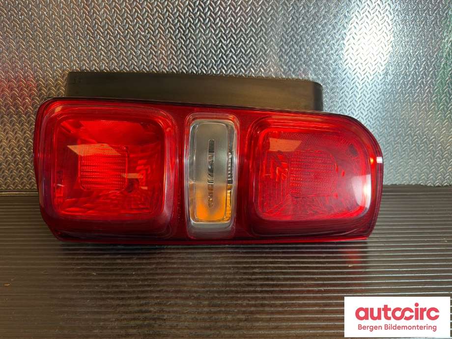 Baklykt høyre til Peugeot Expert 2016-->> (Type III) (PEUGEOT|98 082 430 80|)