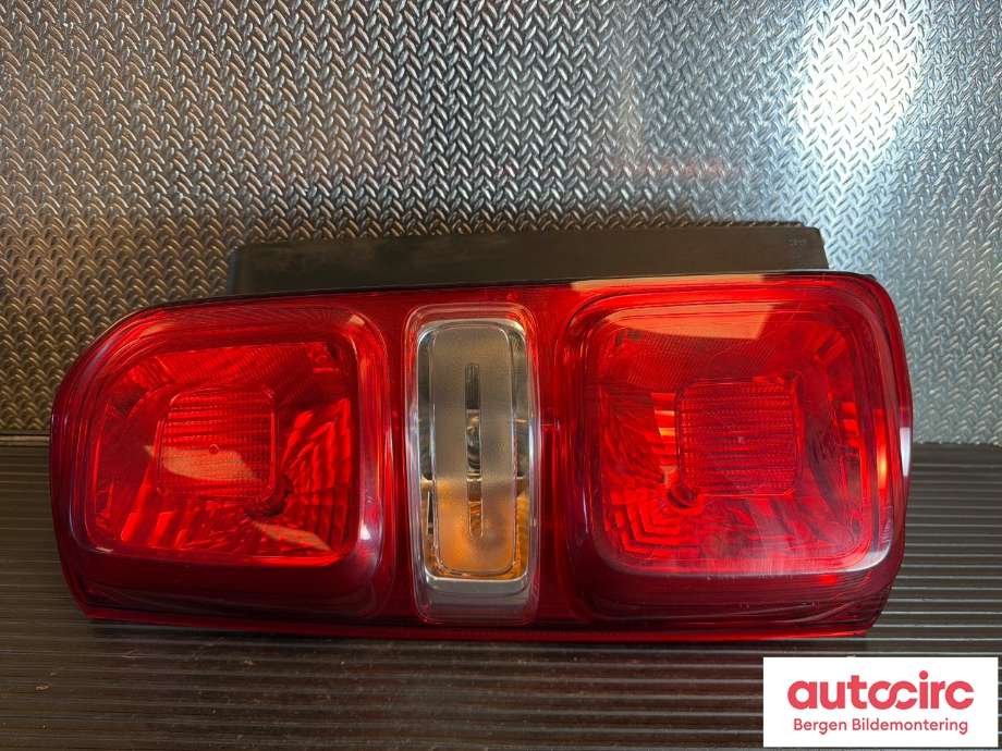 Baklykt venstre til Peugeot Expert, 2016-->> (Type III) (PEUGEOT|98 082 431 80)