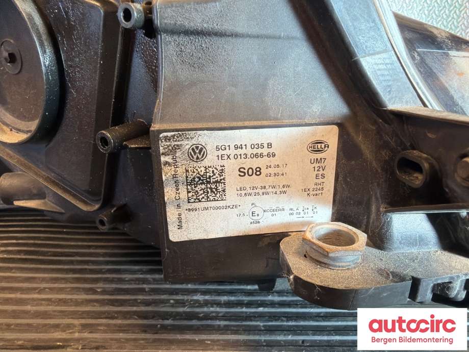 Frontlykt venstre halogen til VW e-Golf 2017-2020 (Fase 2)  (VOLKSWAGEN|5GE 941 773 B|)