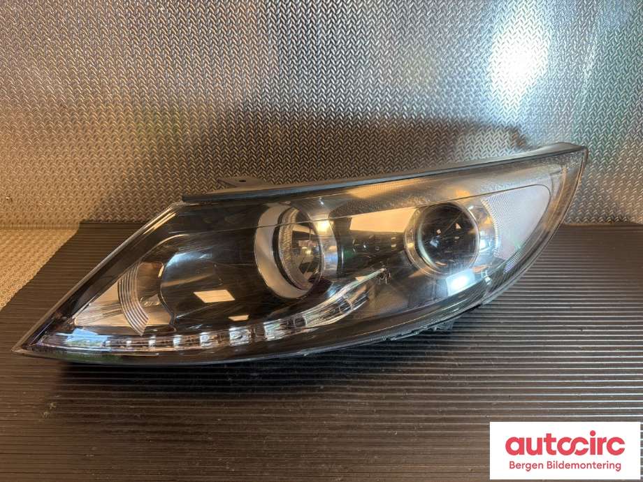 Frontlykt venstre halogen til Kia Sportage 2010-2016 (Type III) (KIA|92101 3U250|)