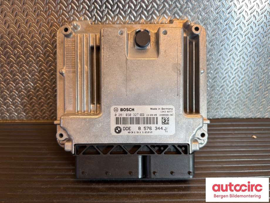 Styreenhet motor til BMW 4-Serie, 2013-2020 (F32/F33/F36) (F32/F33/F36) (BMW|13 61 8 586 534)