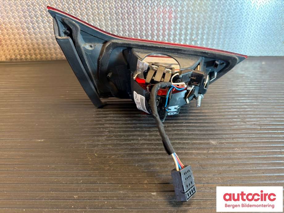 Baklykt høyre indre til BMW 4-Serie 2013-2020 (F32/F33/F36) (F32/F33/F36) (BMW|63 21 7 296 102|)
