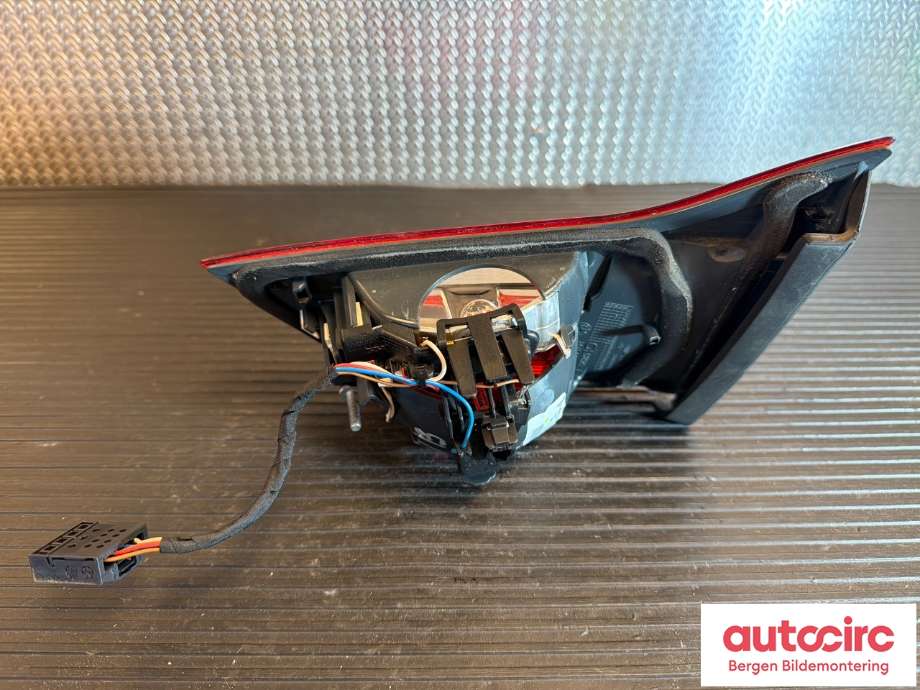 Baklykt venstre indre til BMW 4-Serie 2013-2020 (F32/F33/F36) (F32/F33/F36) (BMW|63 21 7 296 101|)